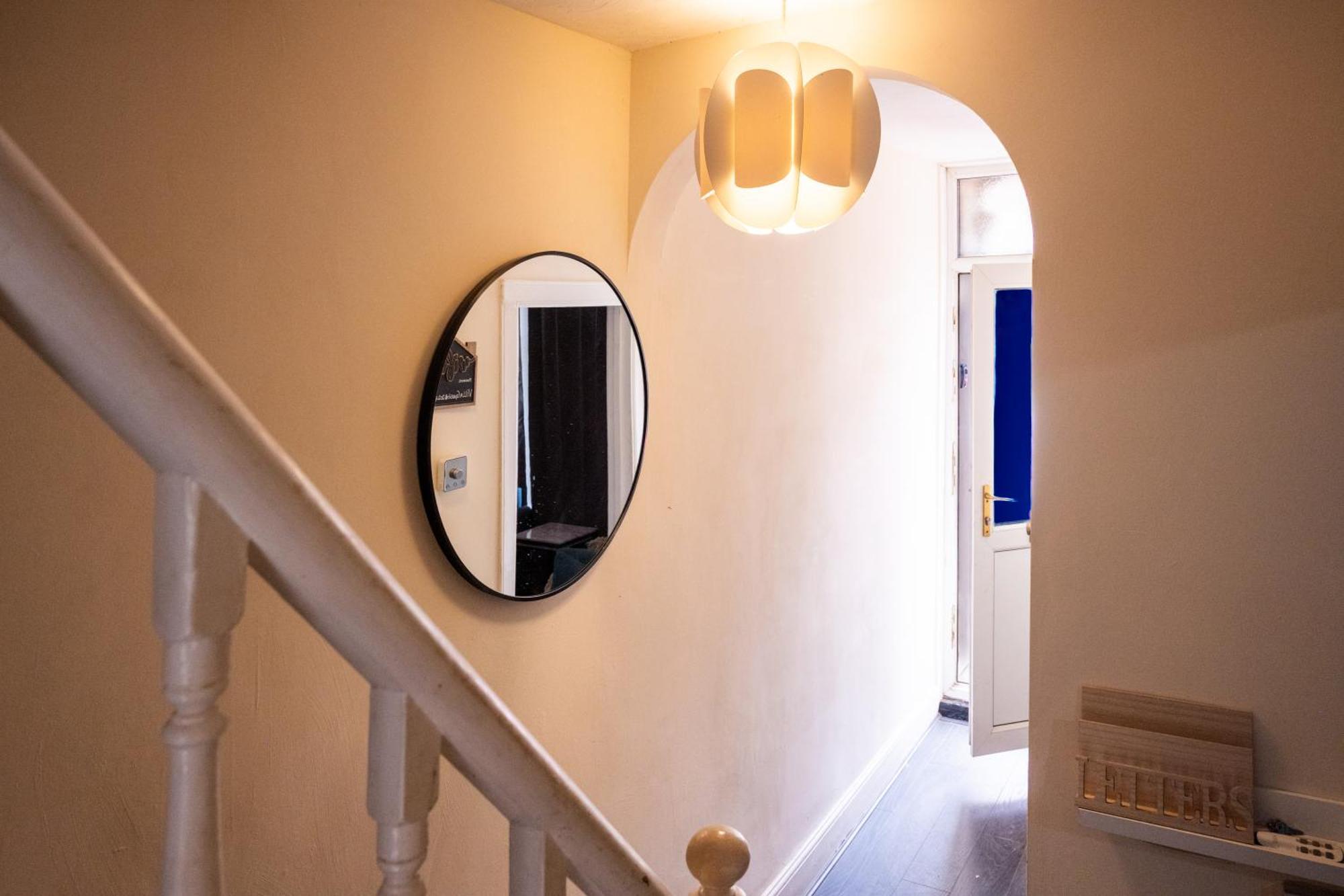 The Private Villa, Centre, 4 Bedrooms, Sleeps 9 * Northampton